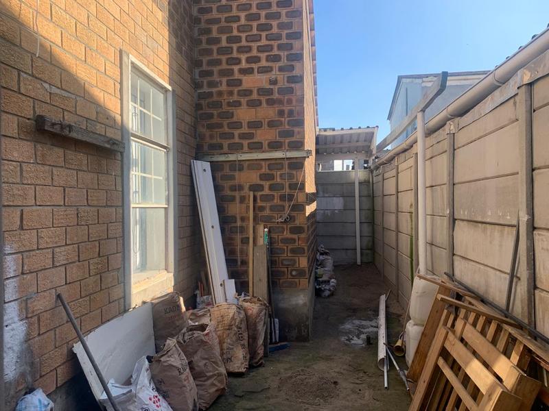 4 Bedroom Property for Sale in Eastridge Western Cape
